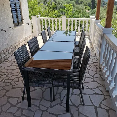 In With Seaview, Terrace, Air Condition, Wifi Mali Lošinj