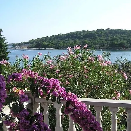 In With Seaview, Terrace, Air Condition, Wifi Appartement