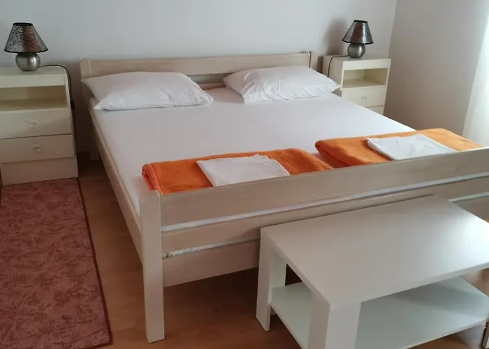 Daire In With Seaview, Terrace, Air Condition, Wifi Mali Lošinj