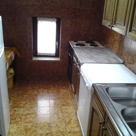 In With Seaview, Terrace, Air Condition, Wifi 아파트 말리로시니